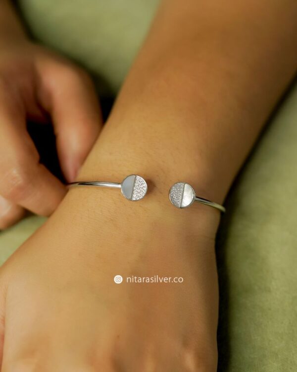 Semi Pattern Flexible Bangle
