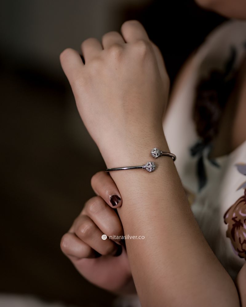 Stoned Round Cross Bangle Bracelet