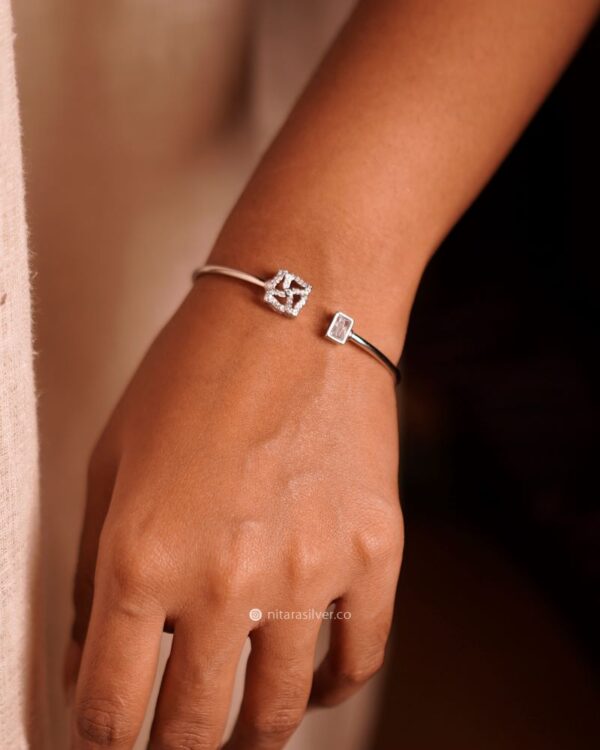 Zircon Square Flexible Bangle