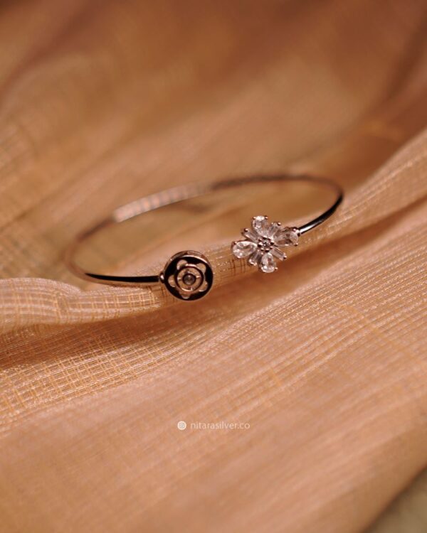 Floral Round Flexible Bangle