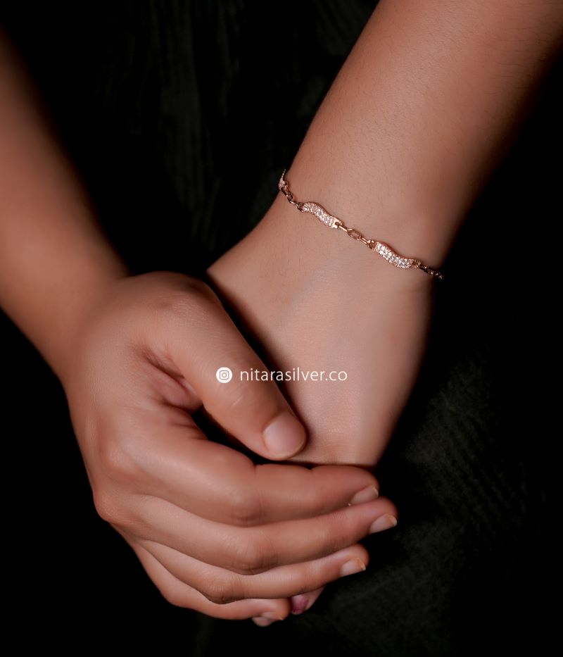 Wavy Zircon Stone Bracelet