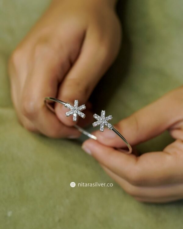 Snow Flake Flexible Bangle