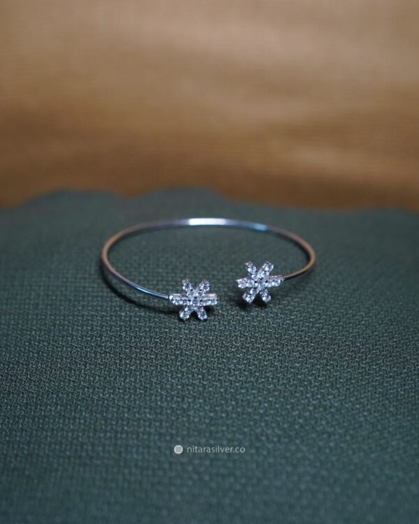 Snow Flake Flexible Bangle