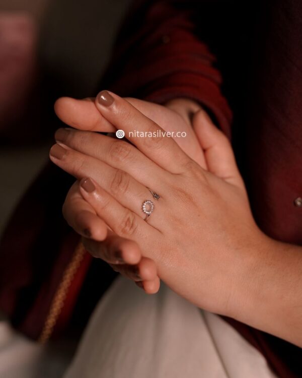 Hollow Ribbon Ring